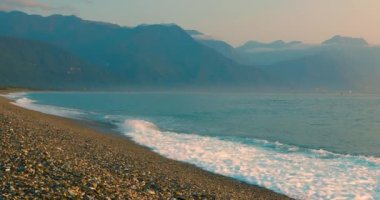 Sabahları güzel tropikal plajlar. Qixingtan, Hualien, Tayvan