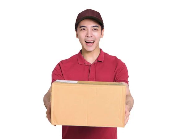 Νέοι Deliveryman Που Κατέχουν Ένα Κουτί Των Εμπορευμάτων — Φωτογραφία Αρχείου