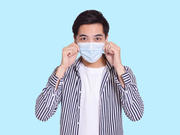 Bel Giovane Indossa Una Maschera Protettiva Medica Prevenire Infezione Covid — Foto Stock