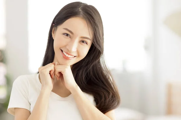 Closeup Smiling Young Beauty Face Clean Healthy Skin — 图库照片