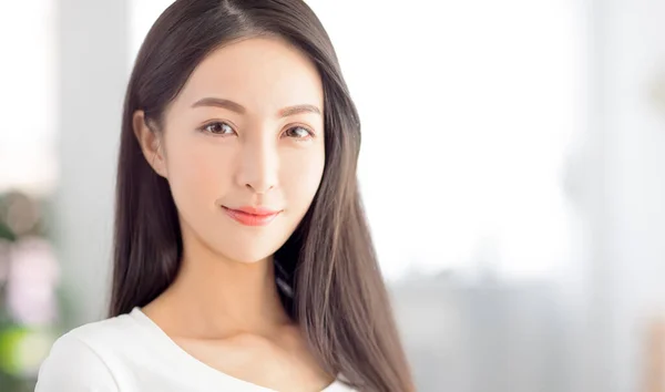 Young Asian Beauty Face Clean Healthy Skin — Stock Photo, Image