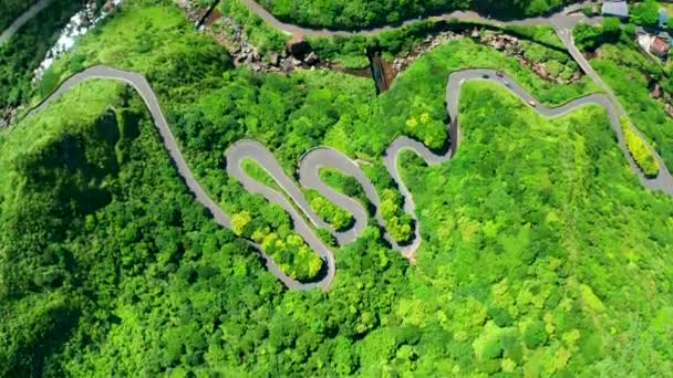 Vista Aerea Strada Montagna Jinguashi Taiwan Auto Guida Attraverso Curva — Video Stock