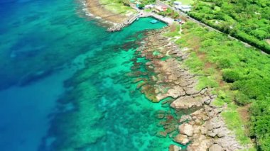 Kenting Ulusal Parkı 'nın havadan görünüşü ve Tayvan' ın kıyı şeridi