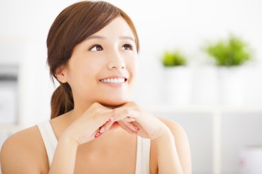 Güzel genç Asyalı kadın. 