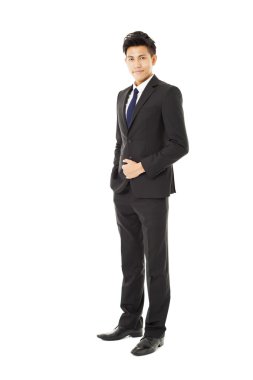 tam uzunlukta genç Asya iş adam ayakta 