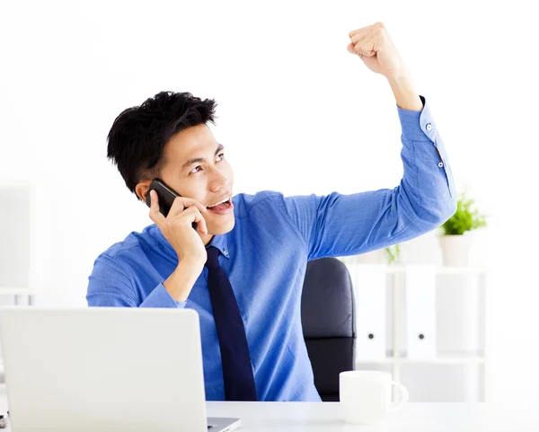Successful Young businessman working in the office — Stock Photo, Image