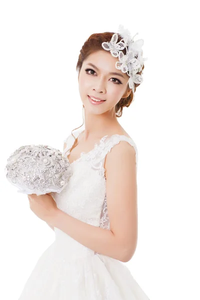 Jovem noiva bonita com flores — Fotografia de Stock