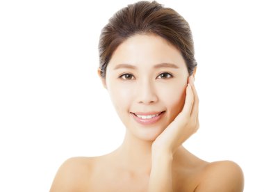 closeup güzel genç kadın yüzü beyaz izole.