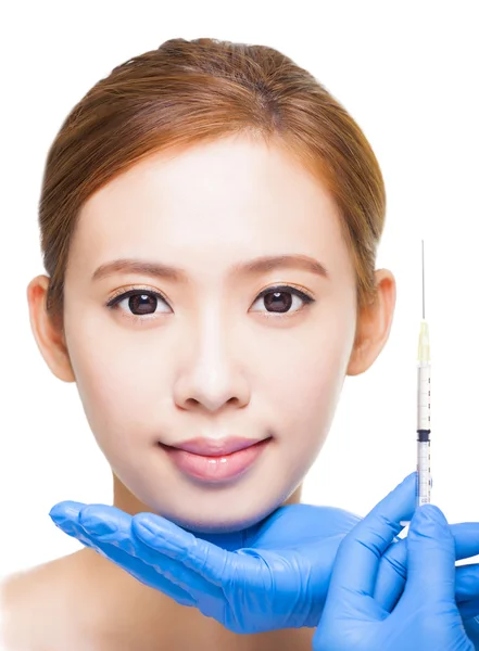 Krásná žena dostane koncepce krásy injection.medical — Stock fotografie