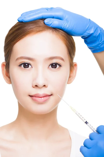 Hermosa mujer consigue concepto de belleza injection.medical —  Fotos de Stock