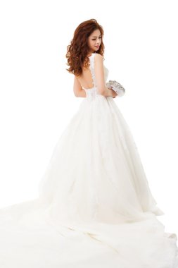 Genç güzel gelin holding çiçekler