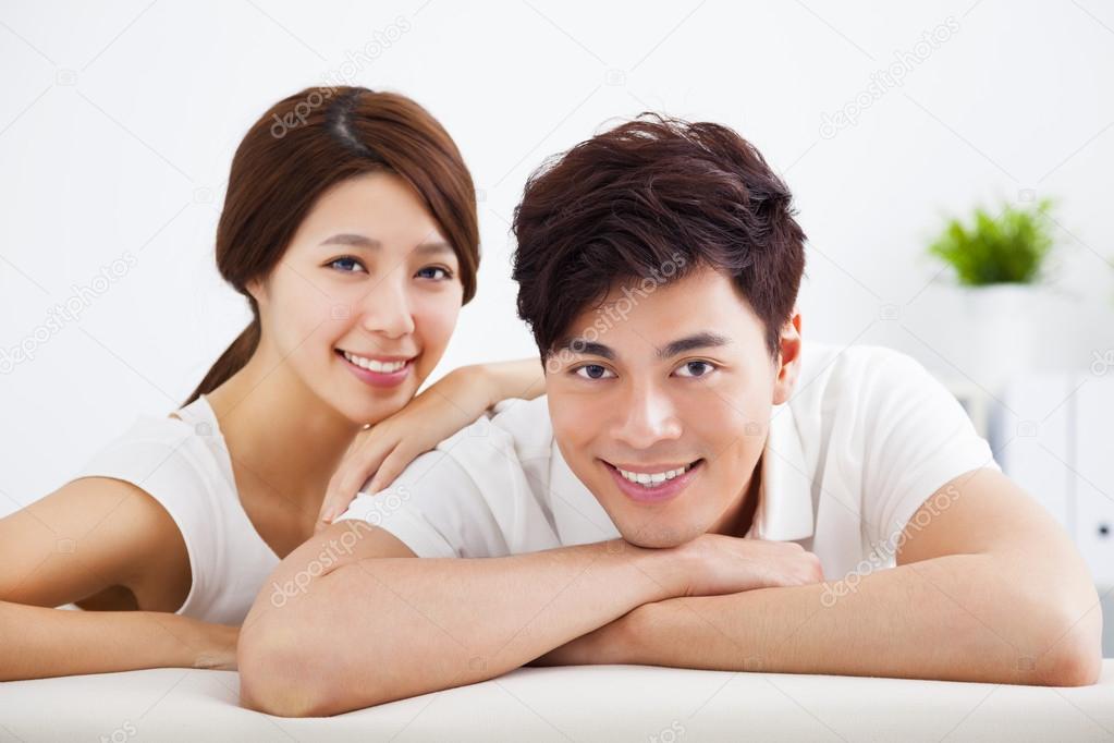 Dating ασιατικές κυρίες πρώην που έβγαινα με κάποιον απέναντι μου.