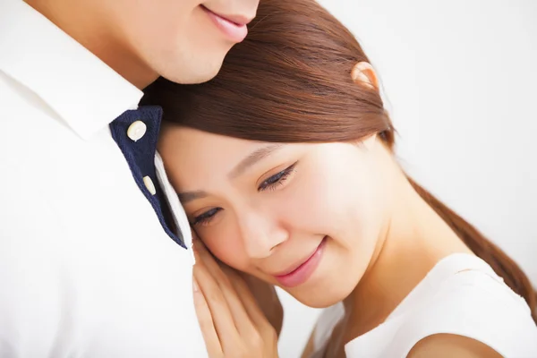 Feliz joven sonriente Pareja enamorada — Foto de Stock