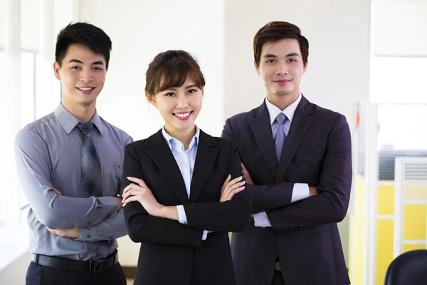 Erfolgreiches Jungunternehmerteam im Amt — Stockfoto