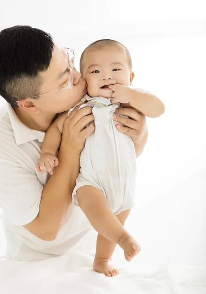 Felice padre con bambino sorridente — Foto Stock