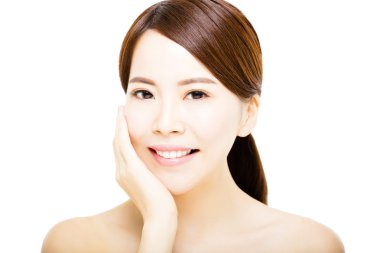 Temiz yüzlü güzel bir genç kadının portresi. 