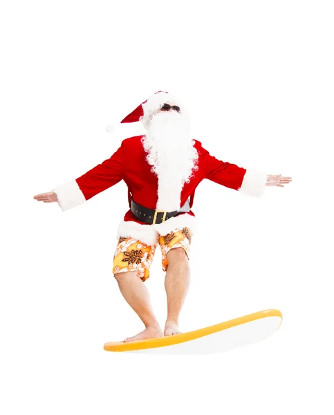 서핑 보드와 서핑 하는 행복 한 산타 클로스 — 스톡 사진