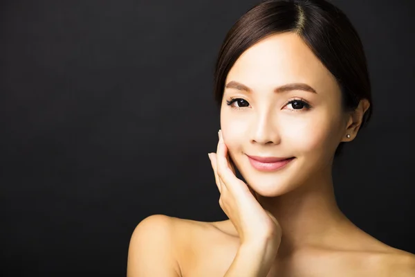 Primer plano Hermosa joven mujer asiática cara —  Fotos de Stock