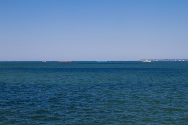 Denizde kargo gemisi