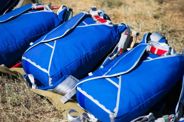 Des Parachutes Sont Posés Sur Sol Avant Une Compétition Parachutisme — Photo