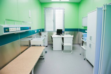 Modern klinikteki ameliyathane.
