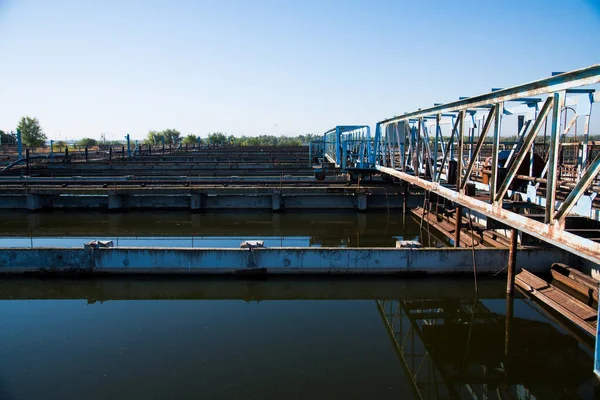 Beluchtingspool Van Gemeentelijke Waterzuiveringsinstallatie — Stockfoto