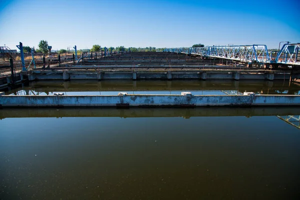 Beluchtingspool Van Gemeentelijke Waterzuiveringsinstallatie — Stockfoto