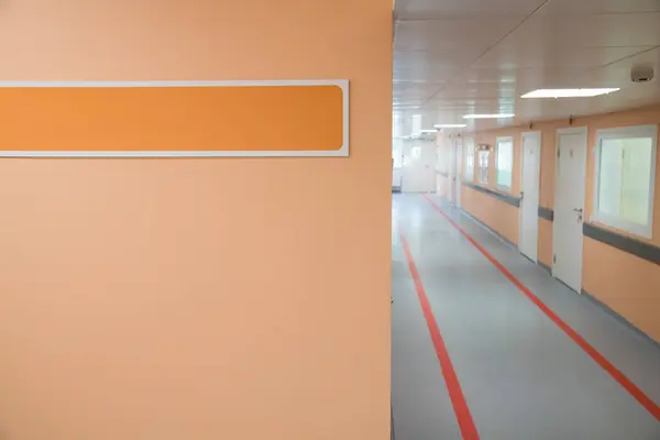 Εσωτερικό Σύγχρονου Νοσοκομείου Λοιμωδών Νόσων Ξεχωριστά Κουτιά Για Θεραπεία Ασθενών — Φωτογραφία Αρχείου