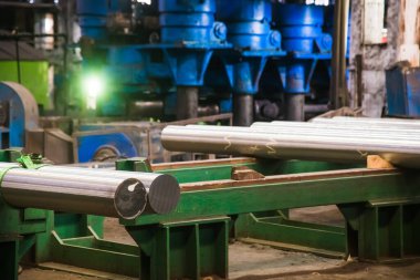 Metal yapılar ve eski metalürji fabrikasının içi ve dışı. Metalurji girişiminin ürünleri. Metalürji endüstrisi