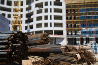 Çok katlı bir bina. Çok katlı konut inşaatı