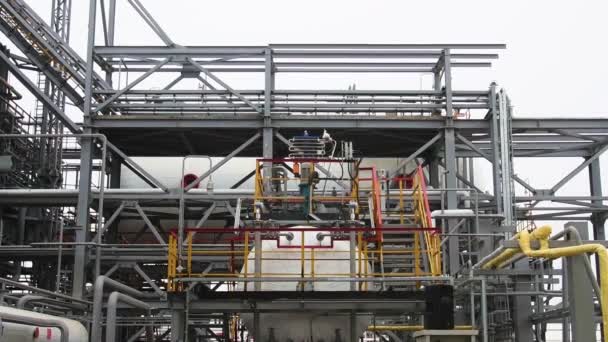 Rafineria Produkuje Benzynę Oleje Inne Rafinowane Produkty Naftowe — Wideo stockowe