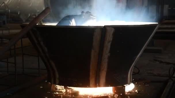 工人用焊机制造产品 — 图库视频影像
