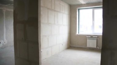 Yeni evlerde, daireler genellikle bitmeden satılır.