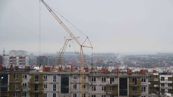 Construcción Viviendas Con Uso Grúas Torre — Vídeos de Stock