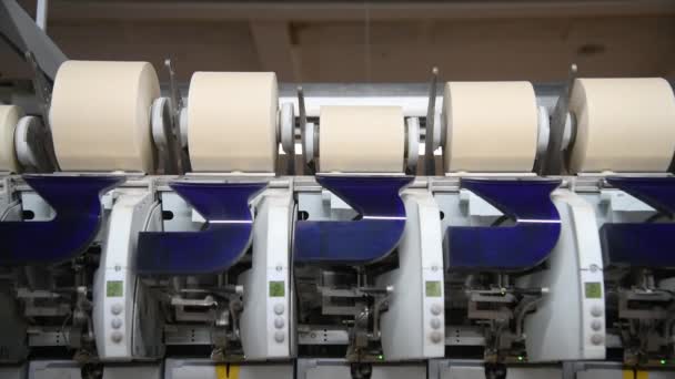 Industriell Textilproduktionslinje Vävstolar Vid Textilfabrik — Stockvideo