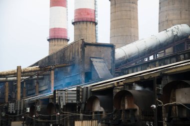 Silikon karpit ve aşındırıcı materyal üretimi için endüstriyel girişim. Ağır endüstri. Silikon karpit