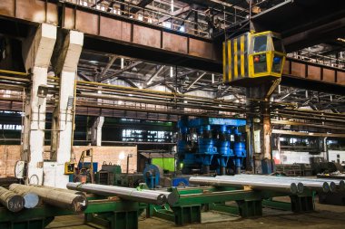 Metal yapılar ve eski metalürji fabrikasının içi ve dışı. Metalurji girişiminin ürünleri. Metalürji endüstrisi