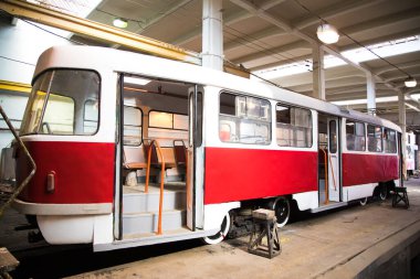 Tramvay bakım altında ve yakında çalışmaya devam edecek.