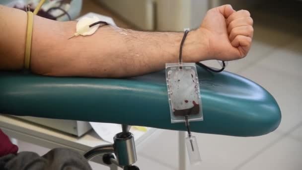 Doador Sangue Doar Centro Médico Fotografias Perto Mão Uma Mulher — Vídeo de Stock