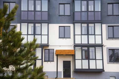 Yüksek teknolojili apartmanlar bizim zamanımızda oldukça popülerdir.