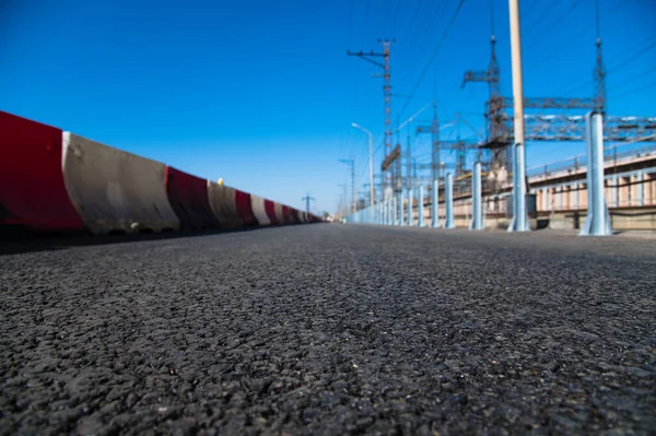 Nueva Carretera Asfaltada Con Cielo Bajo Ángulo Perspectiva Paisaje —  Fotos de Stock