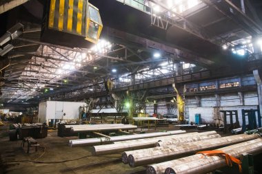 Metal yapılar ve eski metalürji fabrikasının içi ve dışı. Metalurji girişiminin ürünleri. Metalürji endüstrisi