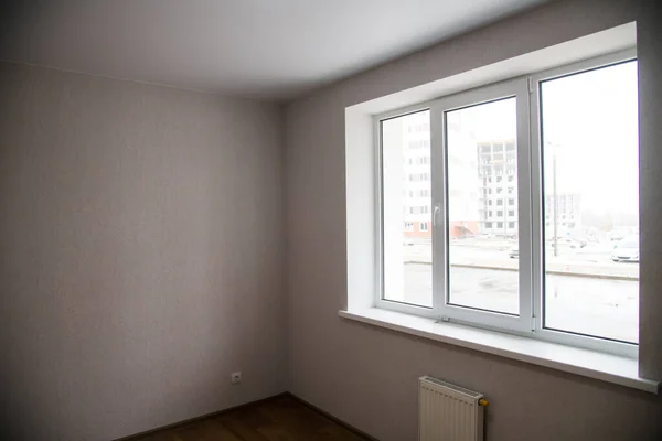 Neue Wohnung Leeres Zimmer Einem Hochhaus — Stockfoto