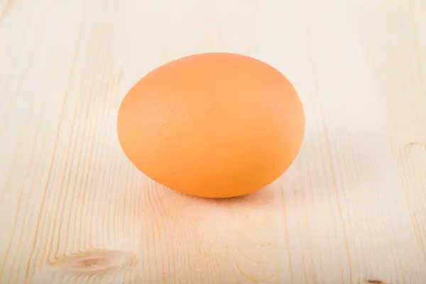 Huevo marrón —  Fotos de Stock