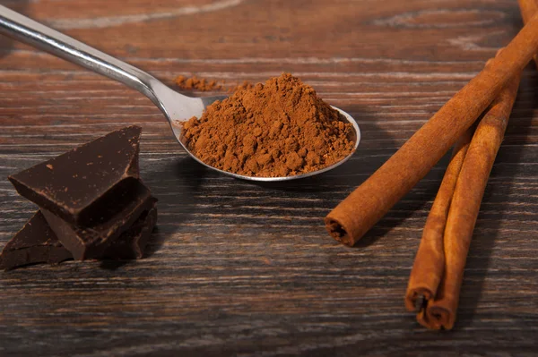 Cocoa, chocolate and cinnamon — Stock Photo, Image