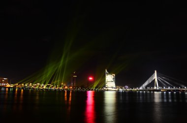 Riga, Letonya - 18 Kasım: Işık Festivali bağımsızlık, 18 Kasım, 2015 Staro Riga (gülen Riga) kutluyor 97 yıldönümü