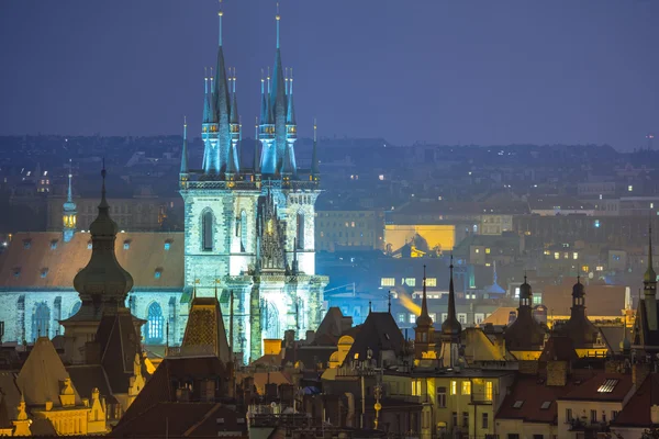 Fantásticos tejados del casco antiguo, Praga, Europa — Foto de Stock