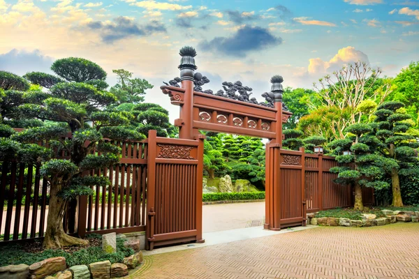 Oriental architecture, Enrtance of the park