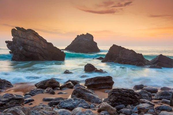 Ocean landskap vid vackra solnedgången — Stockfoto