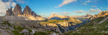 Panorama meşhur Tre Cime di Lavaredo, Dolomites Alpler, İtalya, 